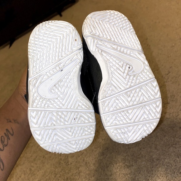 Toddlers Shoes - Picture 2 of 4